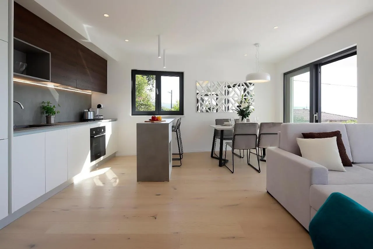 Modena Maris-Heated Pool-Grill-Relax-Jacuzzi Apartments Icici