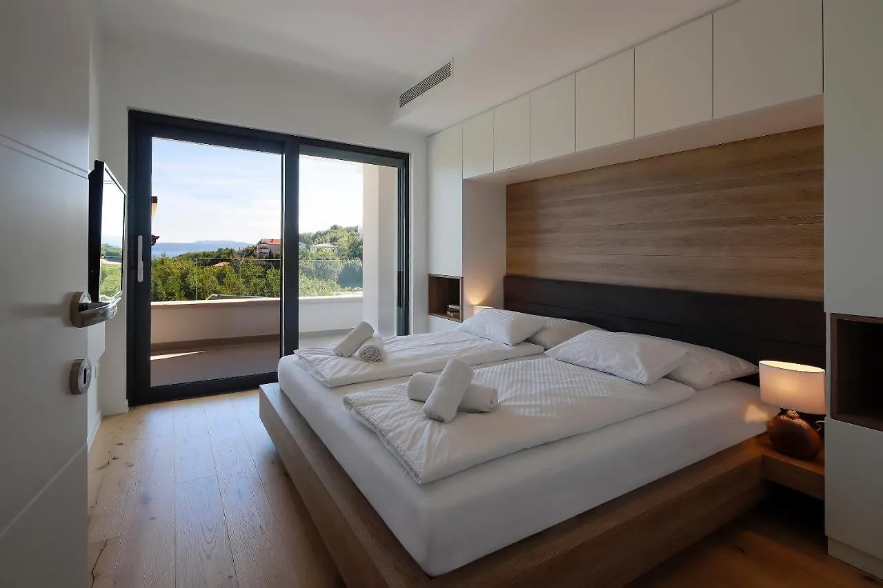 Modena Maris-Heated Pool-Grill-Relax-Jacuzzi Apartments Icici