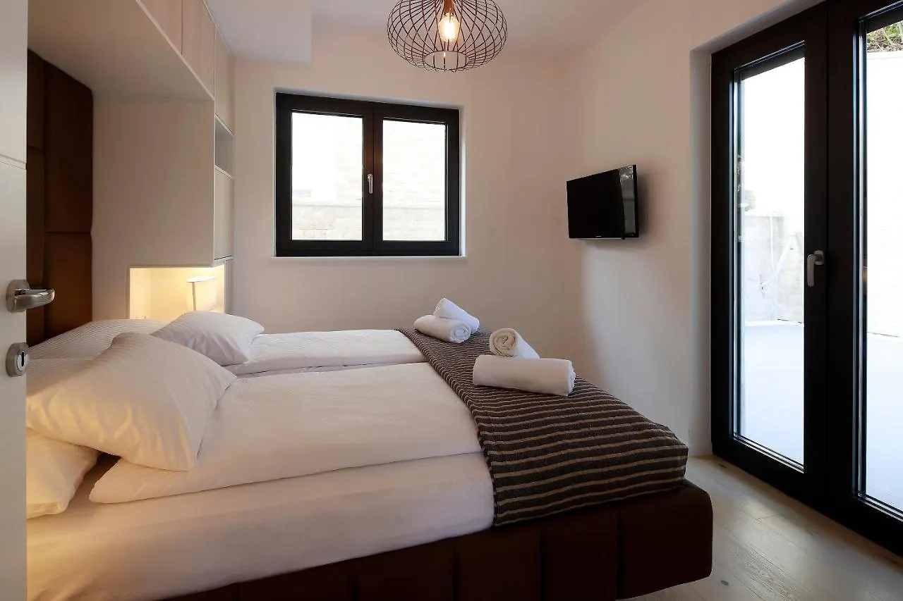 Modena Maris-Heated Pool-Grill-Relax-Jacuzzi Apartments Icici Croatia