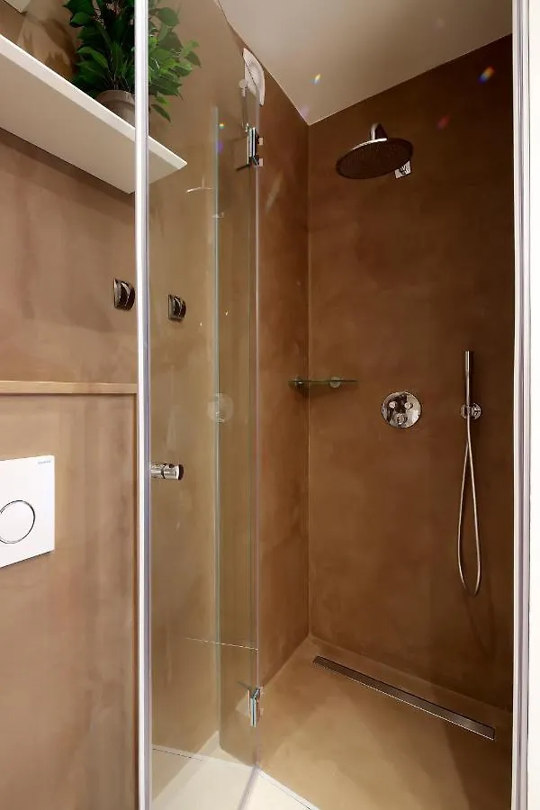 Modena Maris-Heated Pool-Grill-Relax-Jacuzzi Apartments Icici