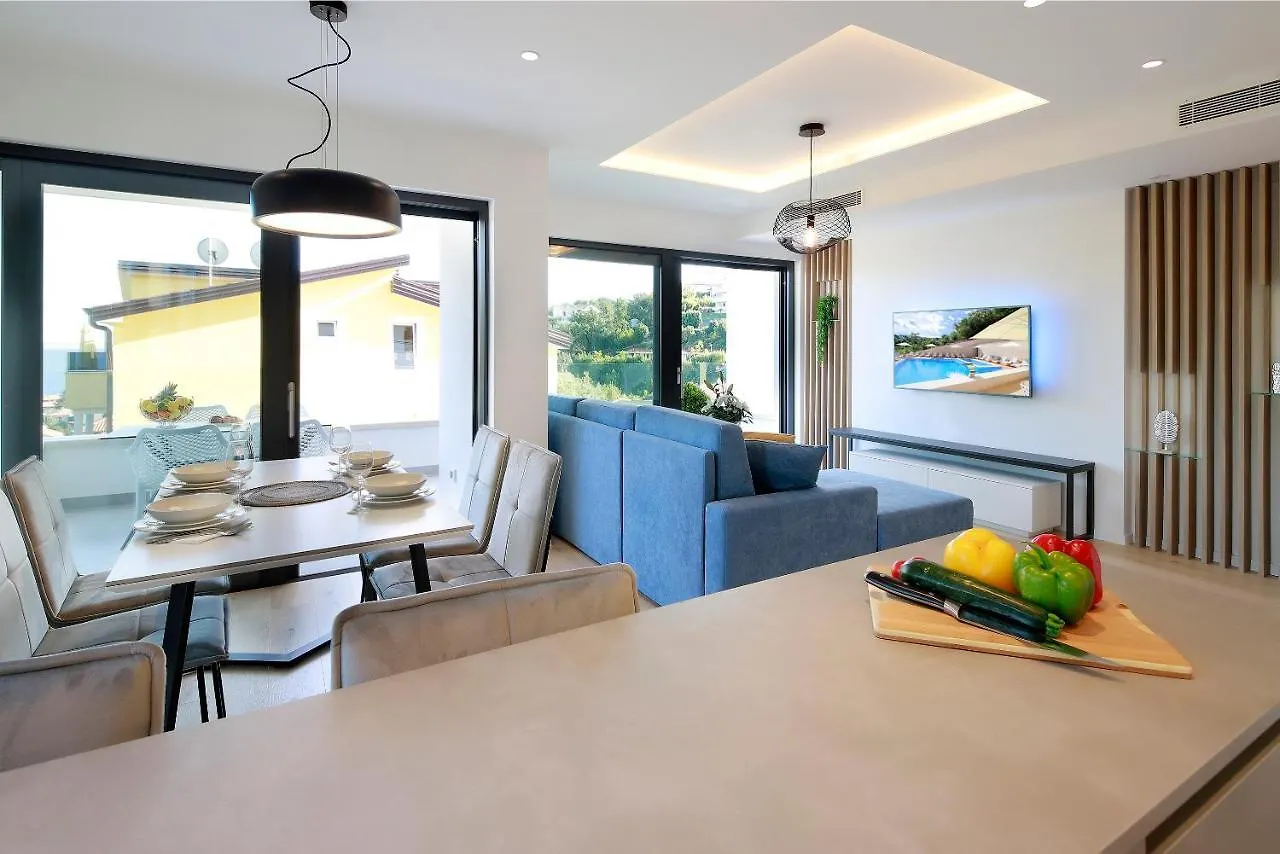 Modena Maris-Heated Pool-Grill-Relax-Jacuzzi Apartments Icici